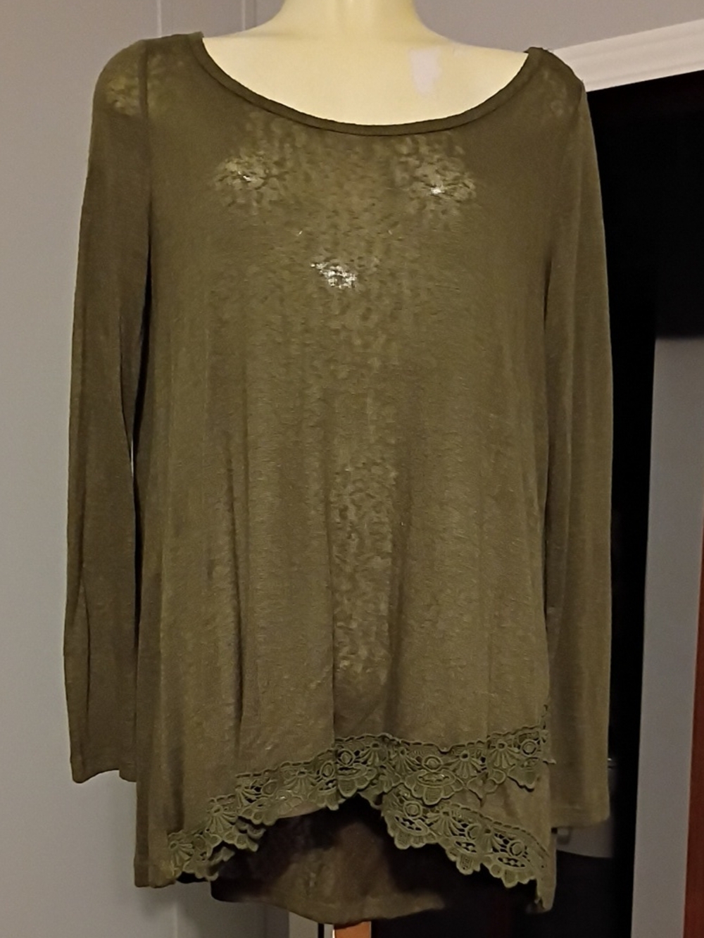 Women’s Olive Green Long-Sleeve Crochet-Hem Top